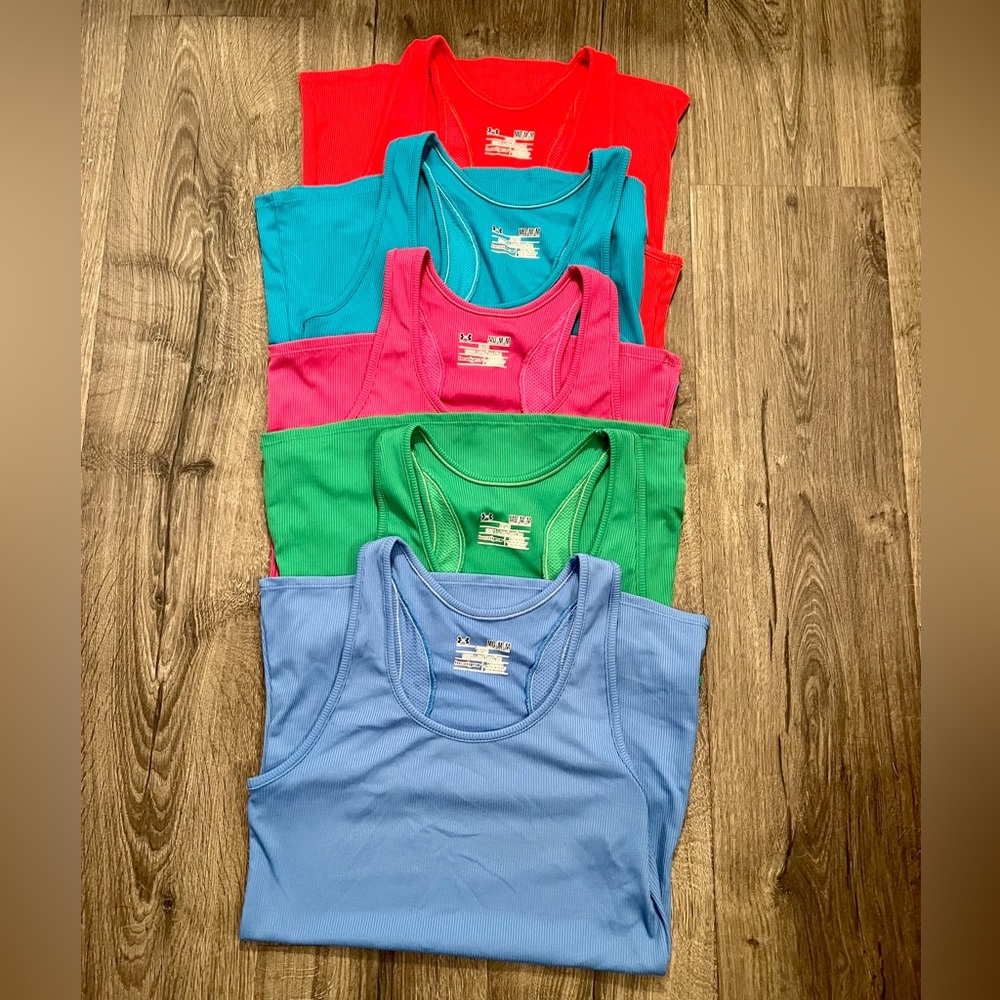 Under Armour Fitted HeatGear Active Tanks set of 5